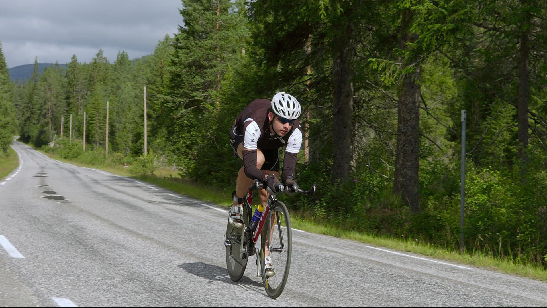 爱游戏登录入口-车队调度内幕：赛车在比赛中的变阵策划，车队赛是什么意思